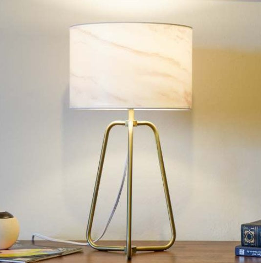 New Design Small Modern Stylish Desk Lamp In Stock Table Lamp 
